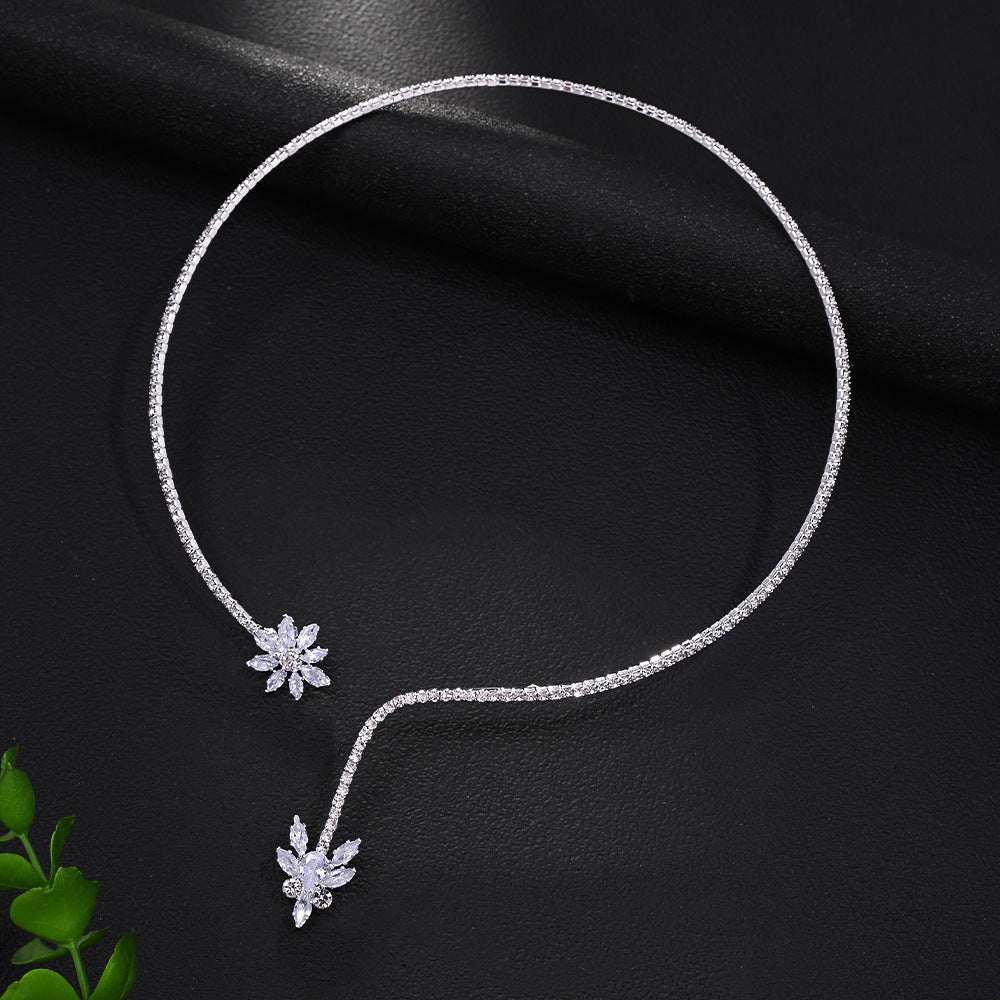 Women's Elegant Necklace - Minimalist Floral Jewelry with Sparkling Chain, Wedding Party Everyday Necklace for Year-Round Wear, Luxury Collarbone Chain for Formal & Casual Outfits, Sophisticated Design, Stylish Accessory, Statement Piece, Fashion Lovers
