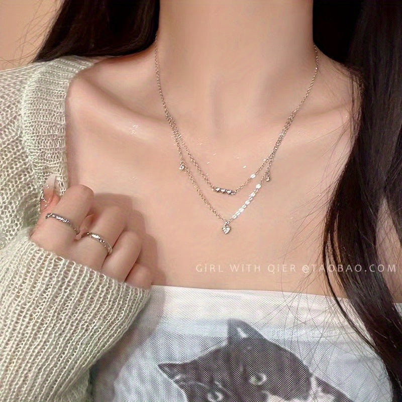 Double-Layered Heart Pendant Necklace for Women - Zinc Alloy Minimalist Collarbone Chain, Japanese Korean Style Everyday Jewelry, Versatile Layered Necklace for All Seasons