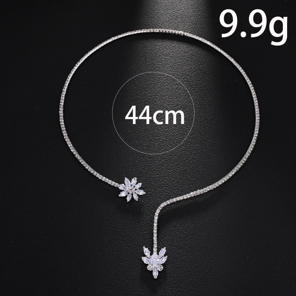 Women's Elegant Necklace - Minimalist Floral Jewelry with Sparkling Chain, Wedding Party Everyday Necklace for Year-Round Wear, Luxury Collarbone Chain for Formal & Casual Outfits, Sophisticated Design, Stylish Accessory, Statement Piece, Fashion Lovers