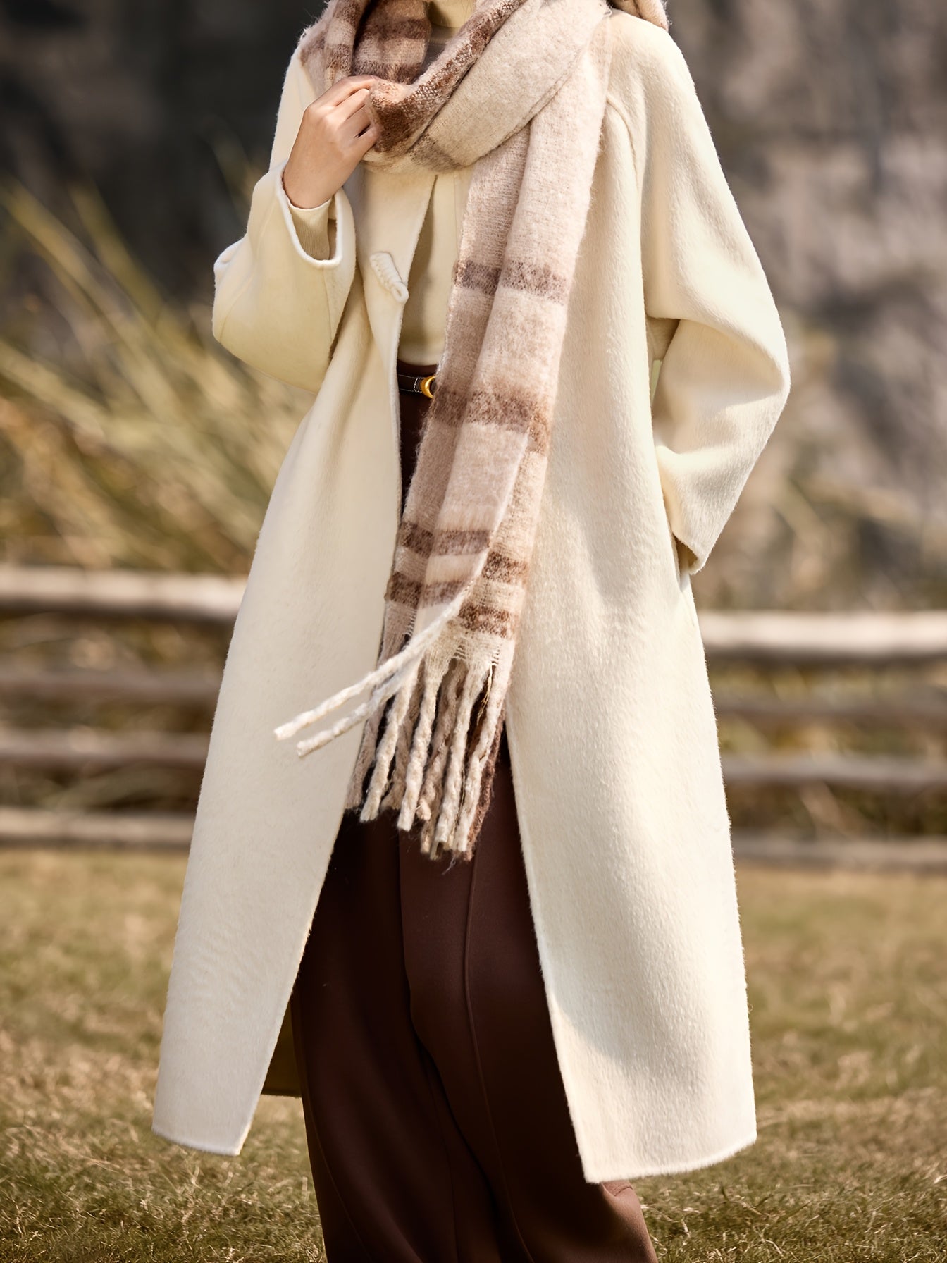 MOHO&MO Women's Winter Tweed Coat - Long Alpaca Coat with Pockets, H-Silhouette Regular Fit, Dry Clean Only Elegant Outerwear