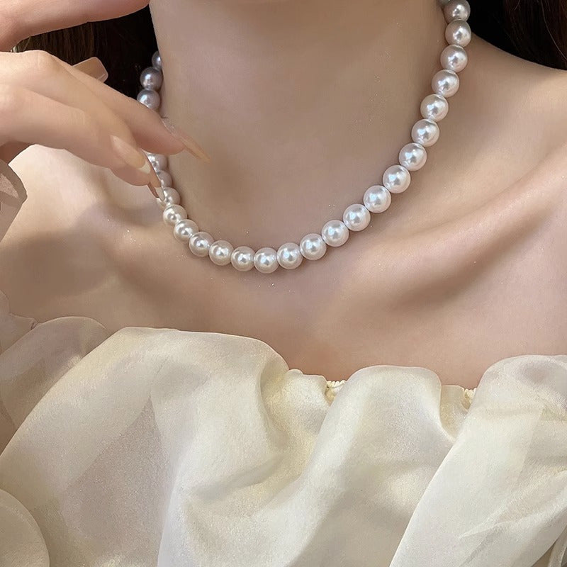 The Shi Family Wears Necklaces with Light Luxury, Natural Jewelry, and A Sense of Luxury, and The Sense of Luxury Does Not Fade, and The Retro Clavicle Chain Does Not Fade