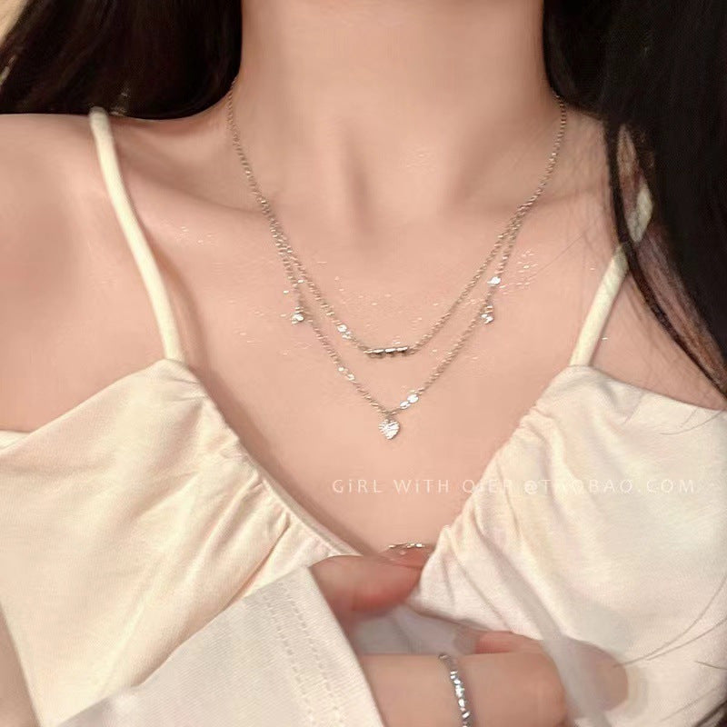 Double-Layered Heart Pendant Necklace for Women - Zinc Alloy Minimalist Collarbone Chain, Japanese Korean Style Everyday Jewelry, Versatile Layered Necklace for All Seasons